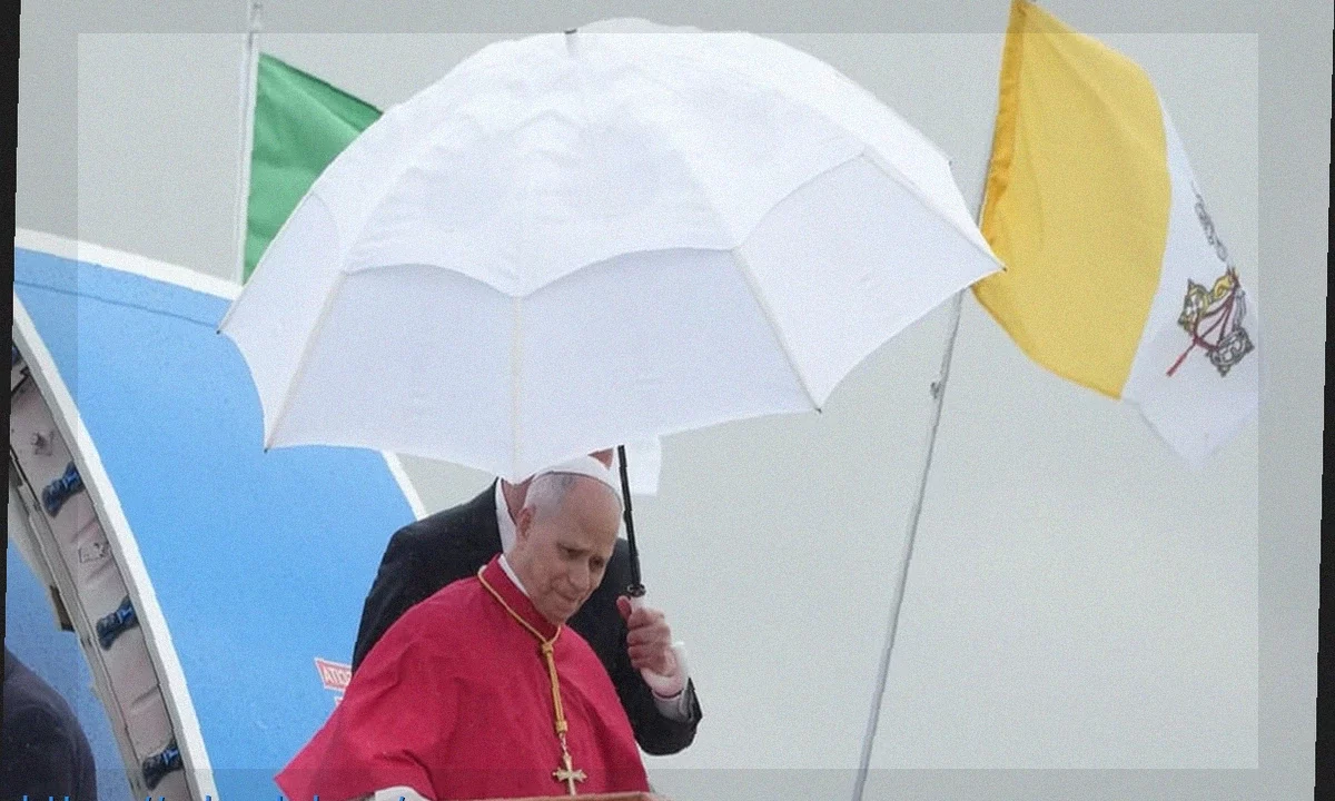 Ватикан: Папа Римский выступает против Трампа